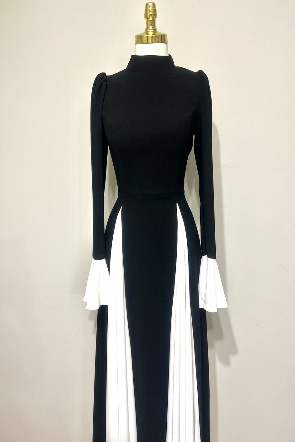 Muhtarma Rrr Noira Black and White Dress – Muhtarma