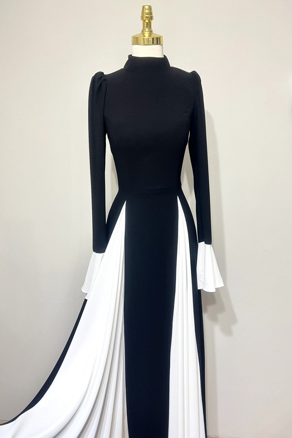 Muhtarma Rrr Noira Black and White Dress – Muhtarma