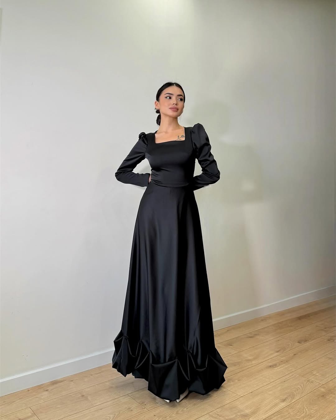 Muhtarma Rrr Deep Black Satin Allure – Muhtarma